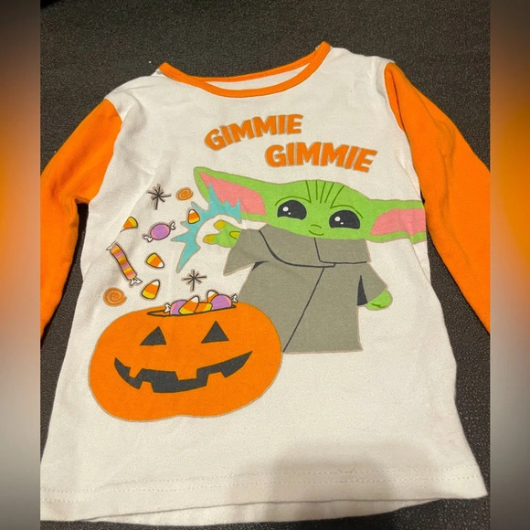 Star Wars Baby Yoda Girl's Glow Halloween Pajama shirt size 8 - Picture 1 of 4